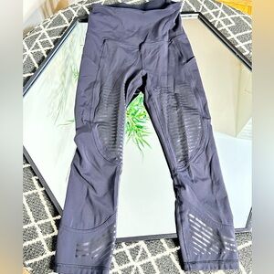 NWOT Lululemon Womens Leggings 4 Black  High Rise Tight